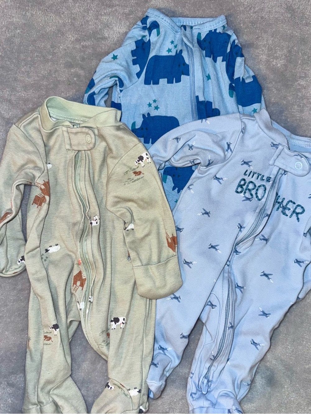 Preemie pajamas with 2-way zippers